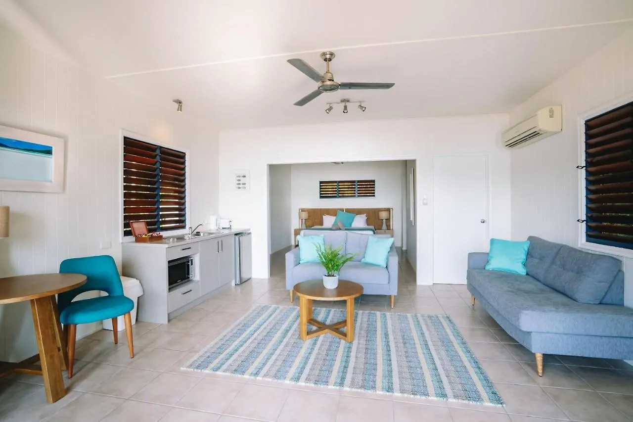 ****  Palm Bay Resort Long Island Australia
